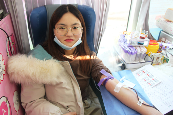 飛揚(yáng)熱血青春  匯集愛心洪流——安康學(xué)院積極開展冬季獻(xiàn)血活動(dòng)