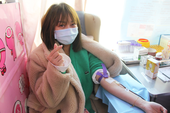 血液是生命的禮物——中國(guó)聯(lián)通安康市分公司、安康大數(shù)據(jù)運(yùn)營(yíng)有限公司聯(lián)合開(kāi)展冬季應(yīng)急獻(xiàn)血活動(dòng)