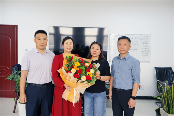 安康市中心血站開展“5·12”國際護(hù)士節(jié)慰問活動(dòng)