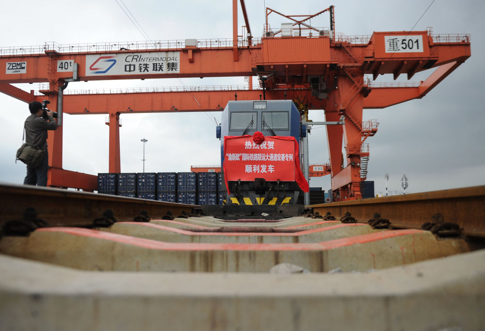 △ 2011年9月22日拍攝的首列“渝新歐”宏碁專列。新華社記者 李健 攝